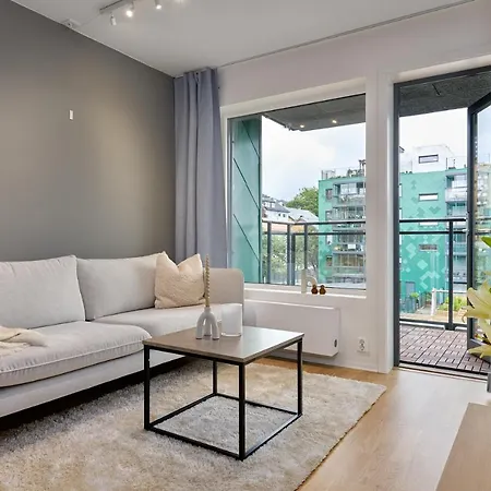 Stylish 2-br Retreat In Heart Of Vibrant Μπέργκεν