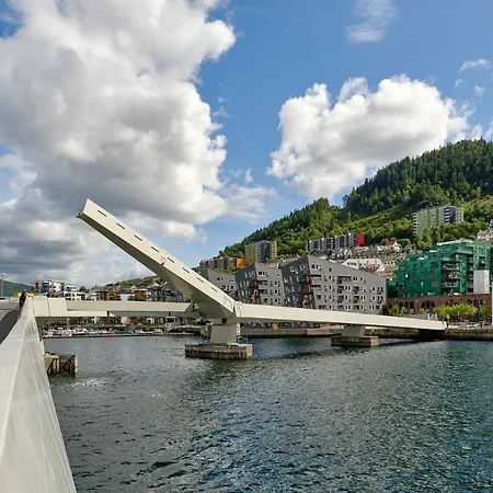 Διαμέρισμα Stylish 2-br Retreat In Heart Of Vibrant *