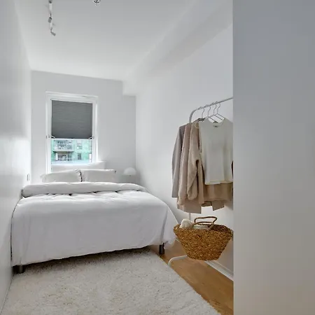 Apartamento Stylish 2-br Retreat In Heart Of Vibrant *