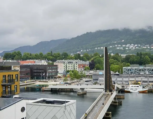 Stylish 2-br Retreat In Heart Of Vibrant * Μπέργκεν