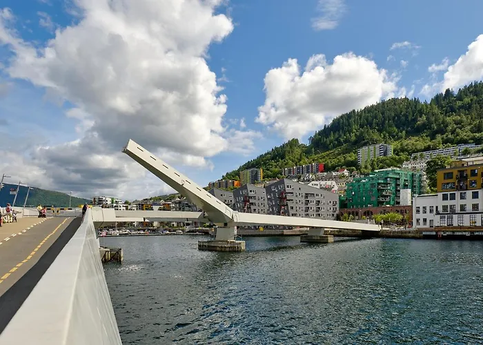 Διαμέρισμα Stylish 2-br Retreat In Heart Of Vibrant *