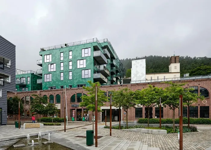 Stylish 2-br Retreat In Heart Of Vibrant *